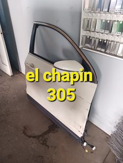 Nissan rogue Sport 2019 pass front door small damage 