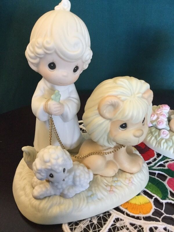 Little Shepherd boy with Christmas Lamb & Lion / Porcelain figurines 🎄✨💕✨🎄🎁