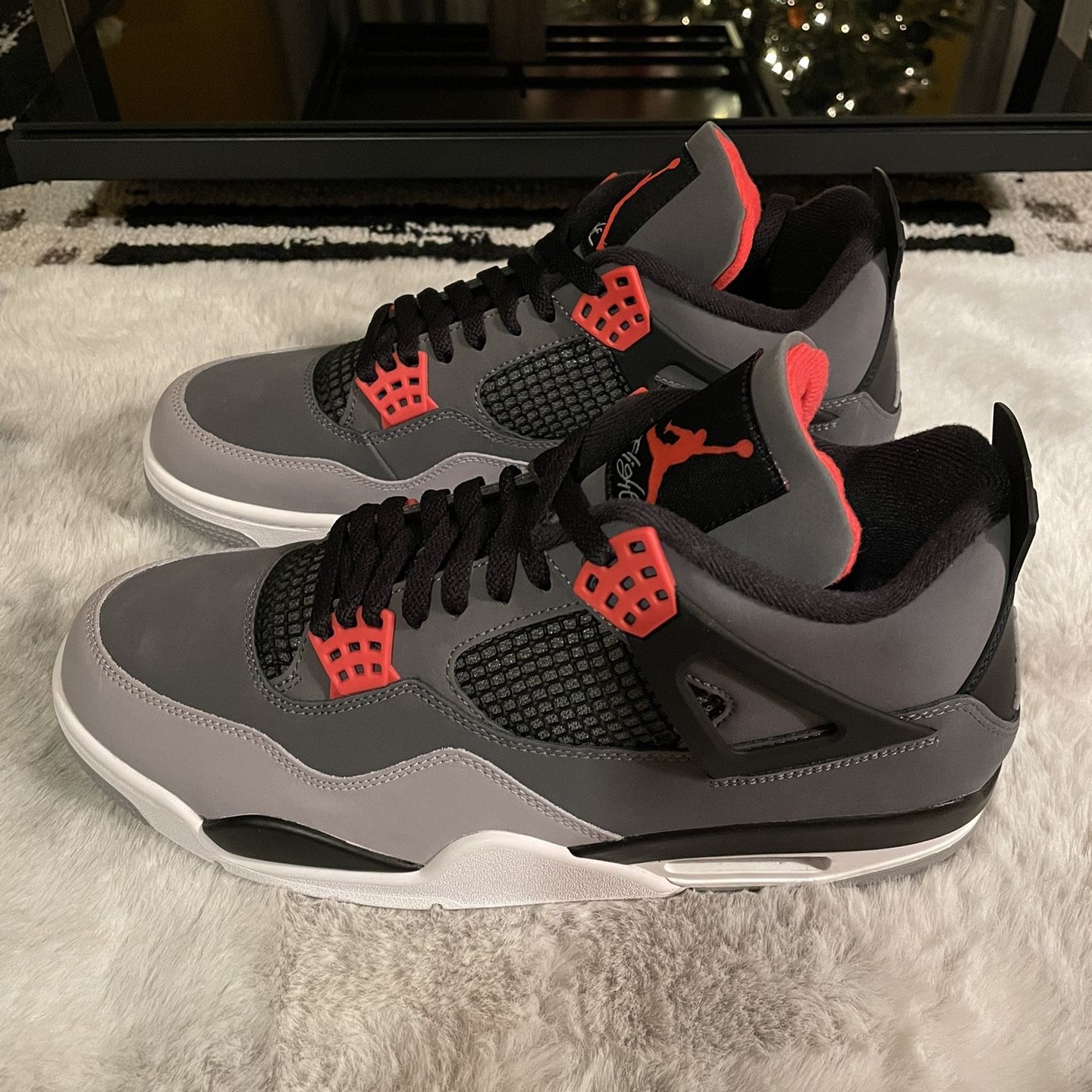 Jordan 4 Retro (Infrared)