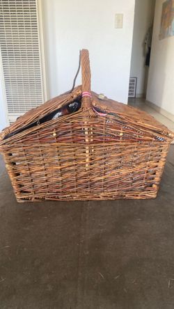 Wicker Picnic Basket with Handle
