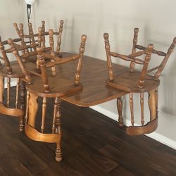 table and 4 chairs 