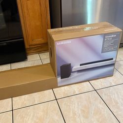 Samsung HW-B73CD 5.1ch Soundbar Home Theater System | Dolby Audio & DTS Virtual:X | Wireless Subwoofer  | Adaptive Sound | Game Mode