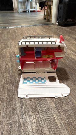 Peppa pig toy camper