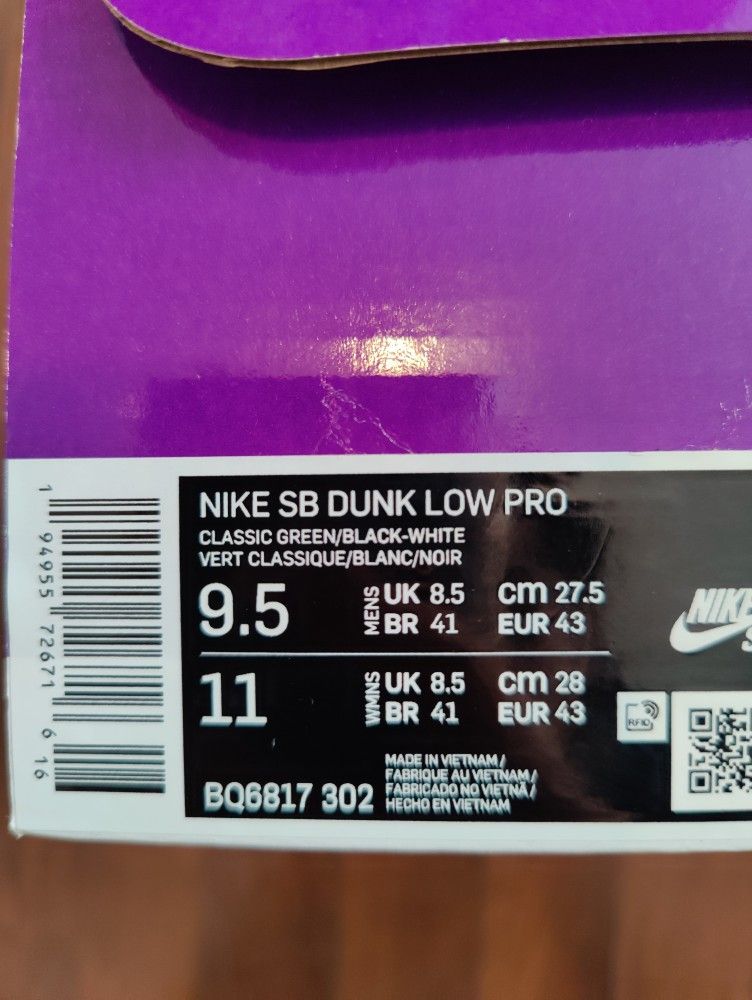 Nike SB Dunk Low Pro 'Classic Green' (Sz9.5) for Sale in Portland