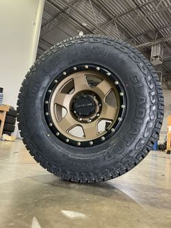 ON SALE NEW RACELINE & 33X12.50-20 TIRES FOR 6 LUG TRUCK SUV (WE FINANCE)