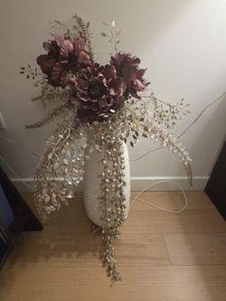 Pier 1 White Geometric Vase With Arrangements⁸