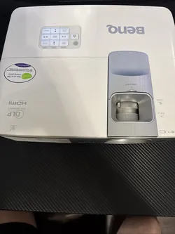BenQ DLP Projector with HDMI
