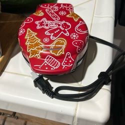 Penguin, mini waffle maker