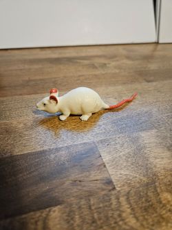 HALLOWEEN! Creepy white mice