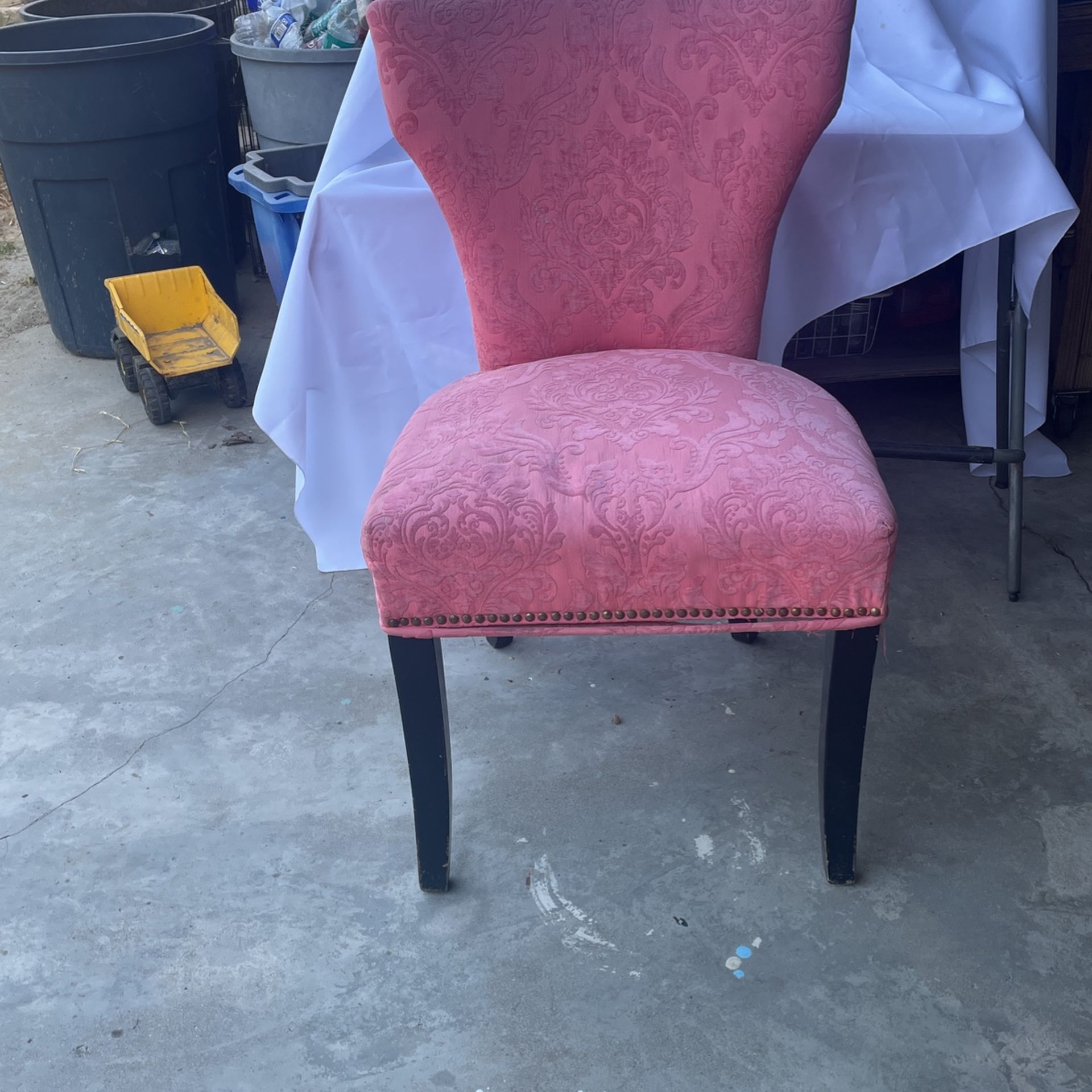 Peach/pink Vintage Sofa Chair