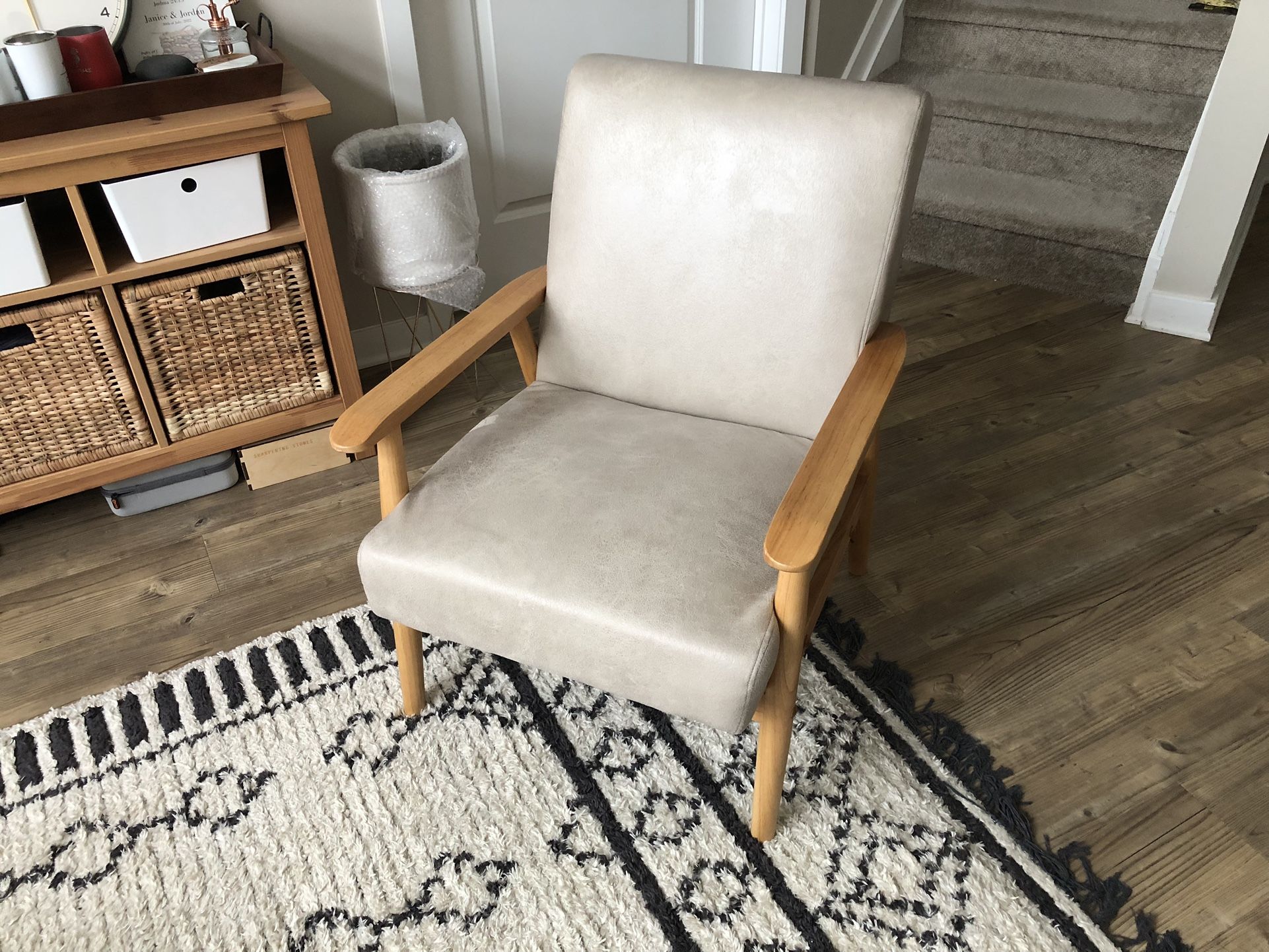 Jarin Upholstered Armchair (beige)