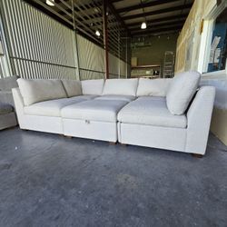 🛋 Rockford Modular/Reclining Sectional W/Ottoman - Free Delivery ASAP! 🚛💨