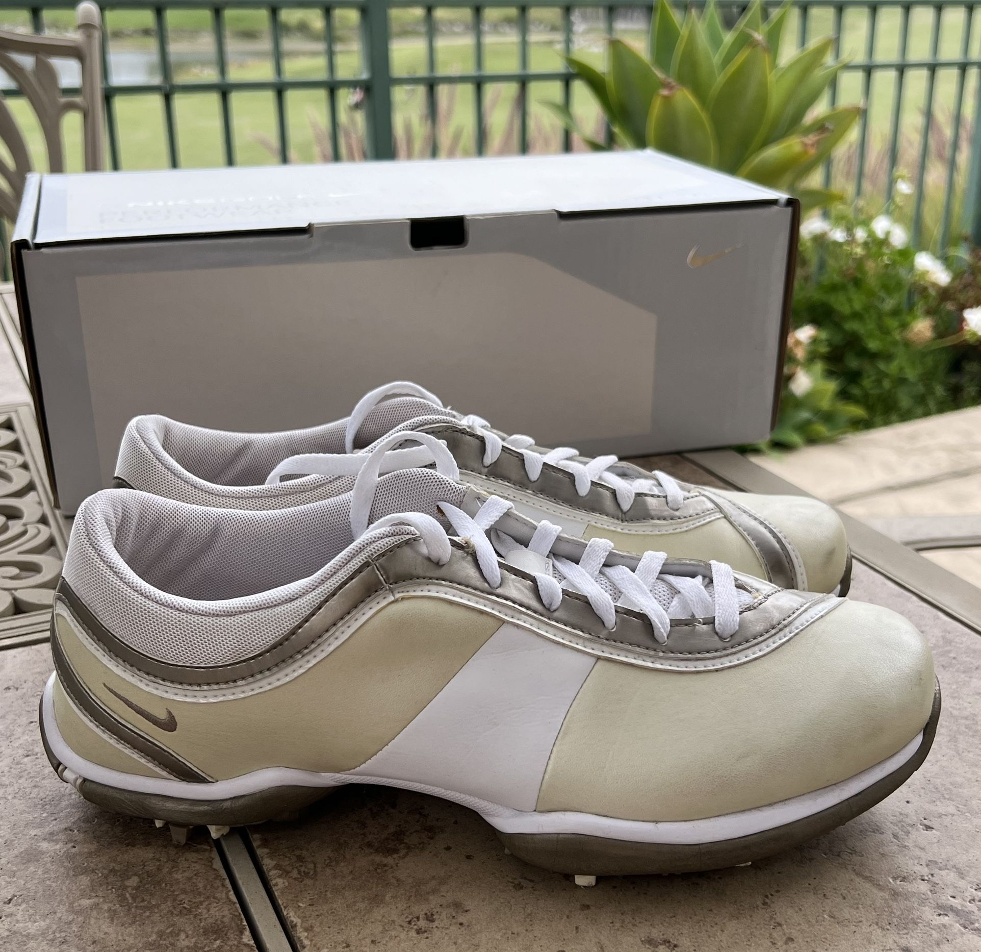 Nike Ace Women’s Golf Shoes. New. Size 9 W