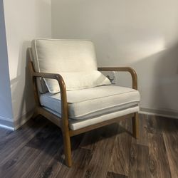 Mid-Century Modern Accent Chair – Clean & Stylish