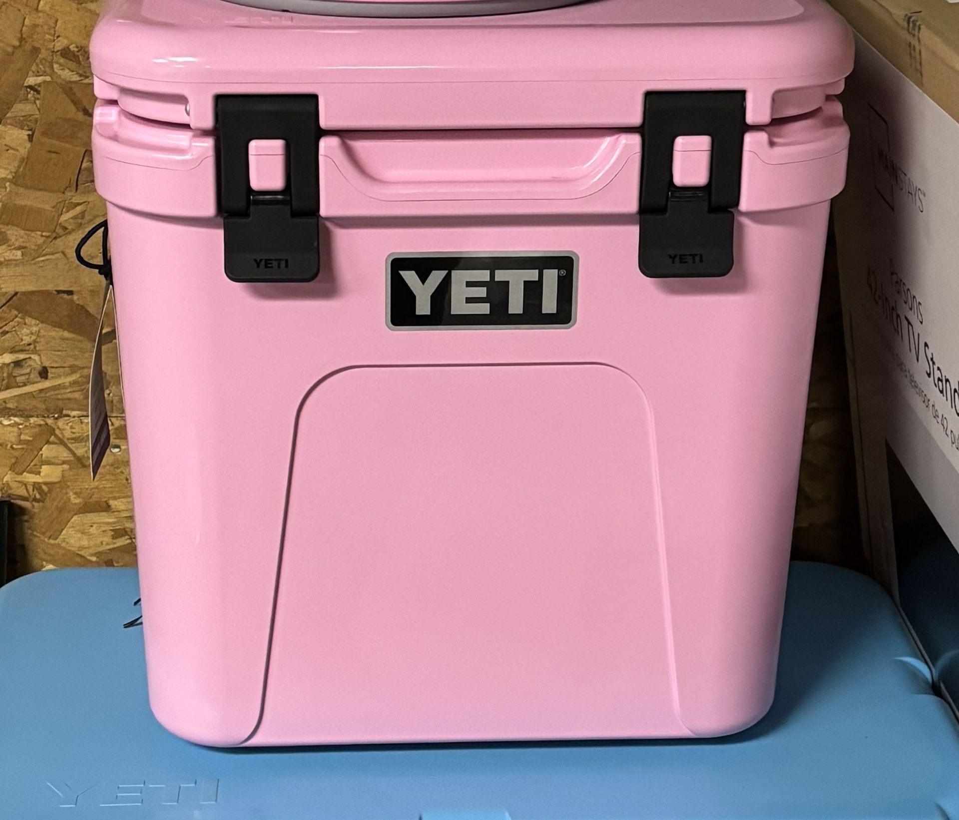 Brand New With Tags YETI Roadie 24 Cooler