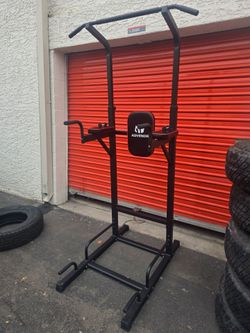Advenor pull up dip station tower