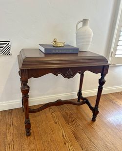 Vintage Solid Carved Wood Mahogany Side Entryway Table Intricately Turned Legs Scalloped Small