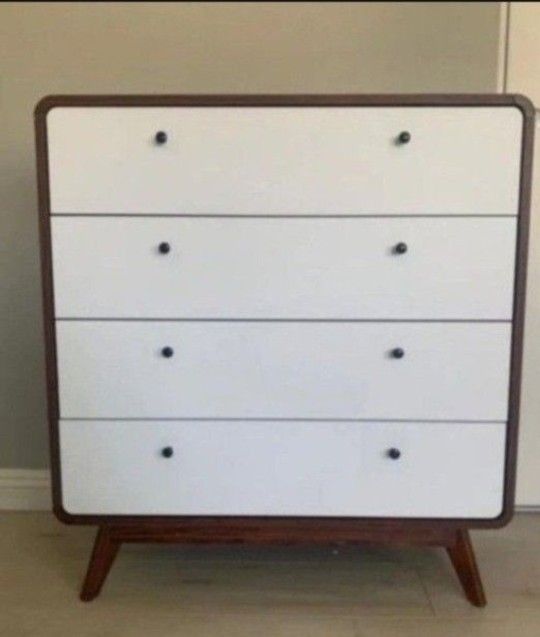 Mid Century Modern Style 4 Drawer Dresser (New In A Box)