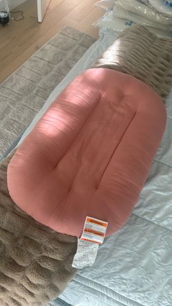 Snuggle Me Organic Baby Lounger – Pink