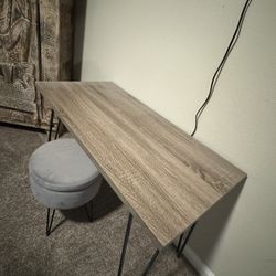 Table / Desk