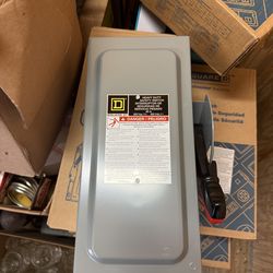 Square D 30 amp 600 V disconnect