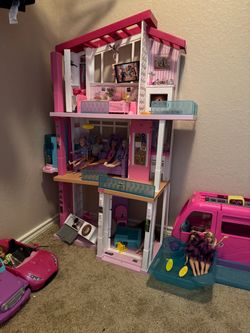 Barbie House and accessories