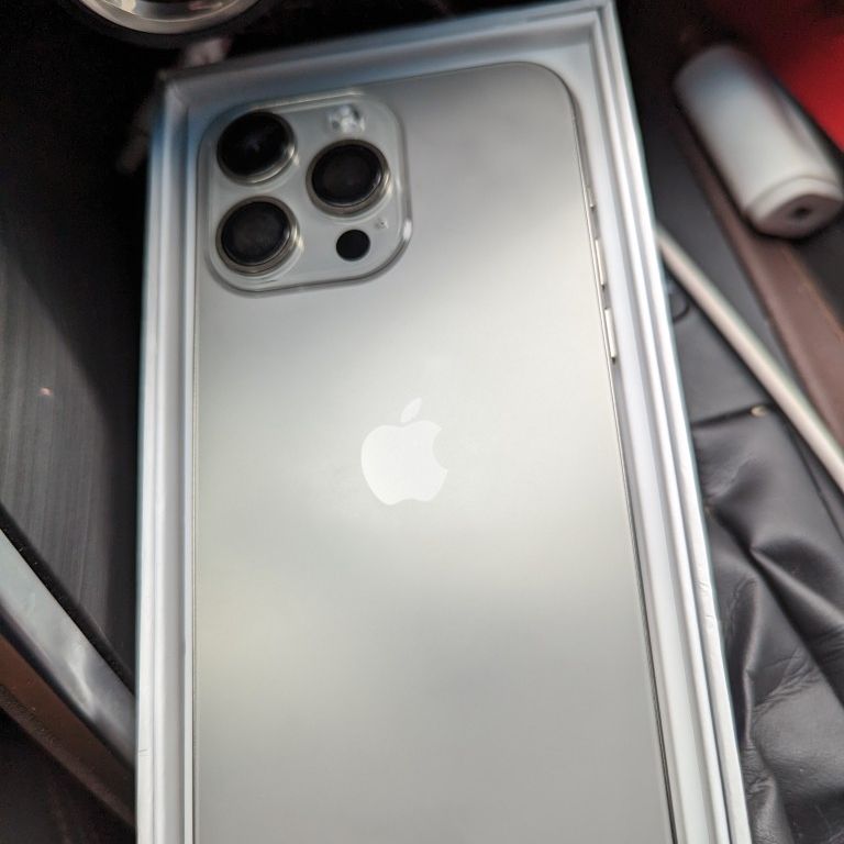 Iphone15 Pro Max plus ipods