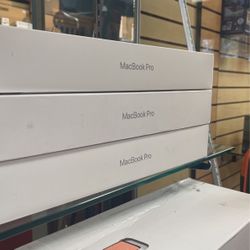 16”MacBook Pro M2 Max 32Gb Ram TB SSD 