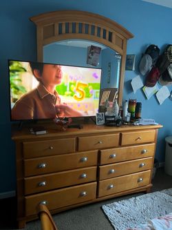 Queen size bed and dresser