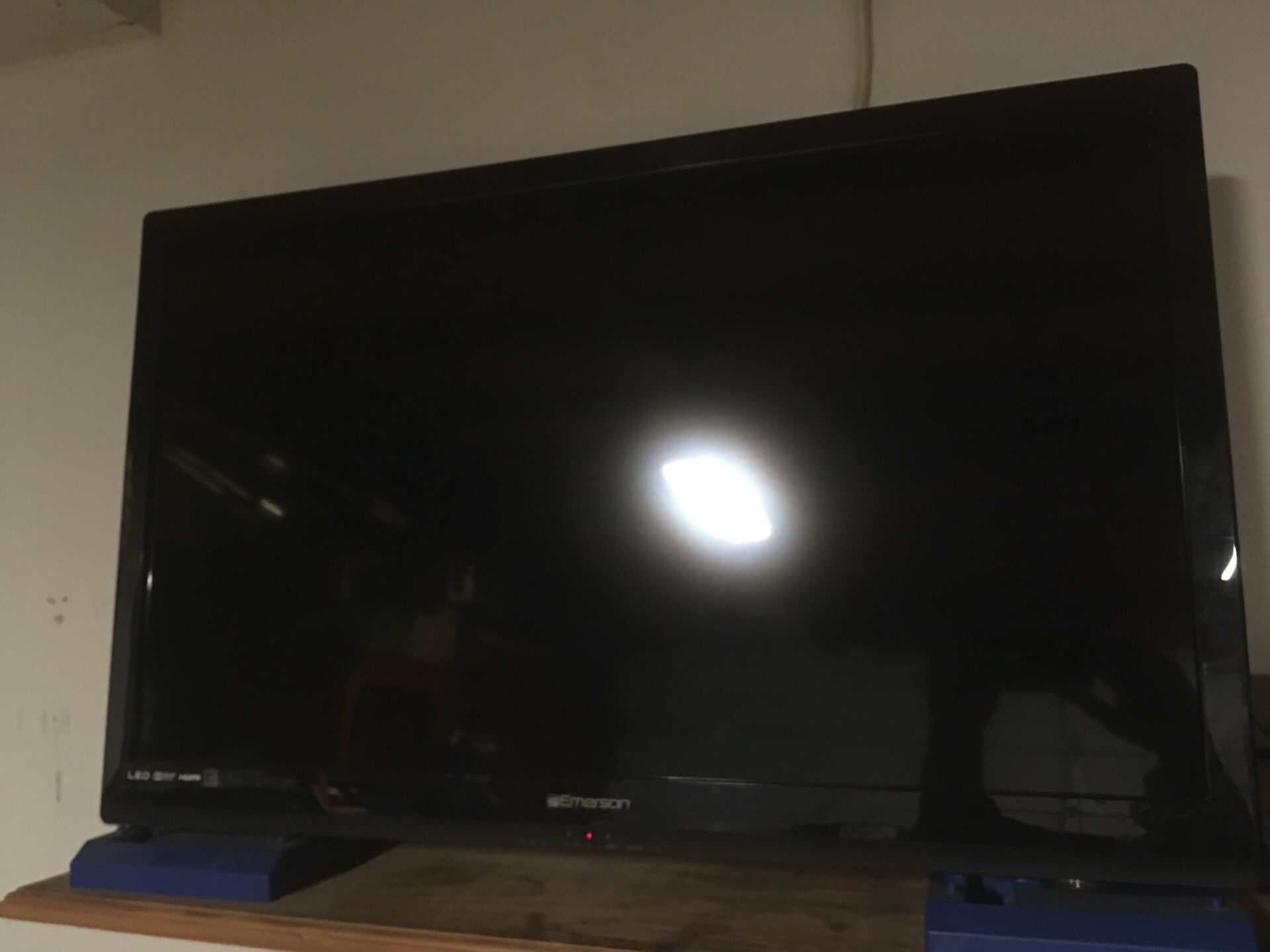 Tv 📺 for sale no remote 32 inch