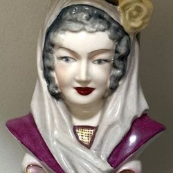 Antique Woman Bust Filigree Base Porcelain Lamp In Pristine Condition