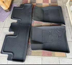 NEW 3 PIECE FLOOR MAT SET FOR TESLA MODEL 3