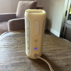 JBL Flip4 Bluetooth Speaker