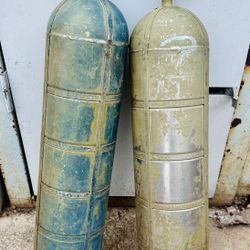 Vintage Military Bomber Aircraft Collectible – Display Tank (2 available)