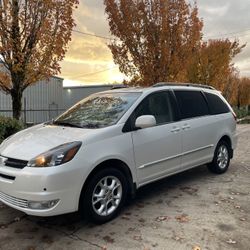 2004 Toyota Sienna