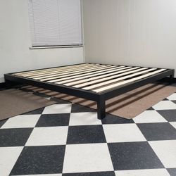 King size bed frame - can DELIVER almost anywhere for $20 extra - used and in good condition 😍