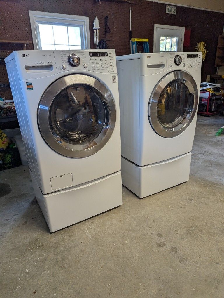 LG Front Load Washer/Dryer Set