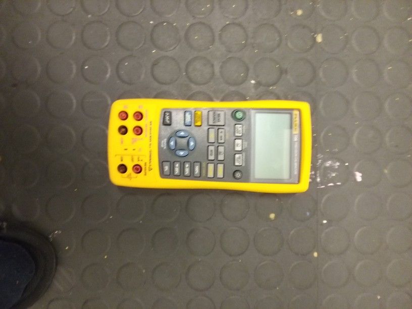 FLUKE726