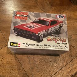Revell Model Car NHRA Mongoose 75 Plymouth Duster Funny Car 1:25 Scale
