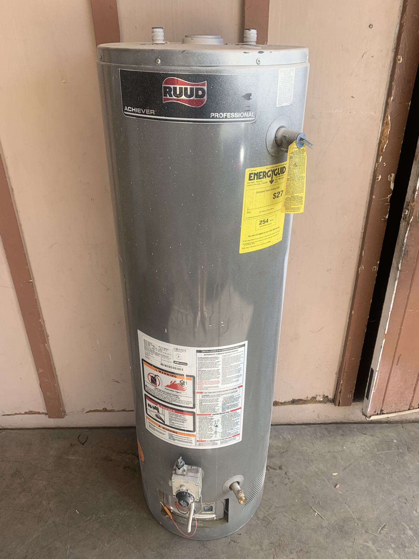 Gas Water Heater $100 Works Good 