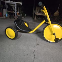 angeles yellow tricycle 