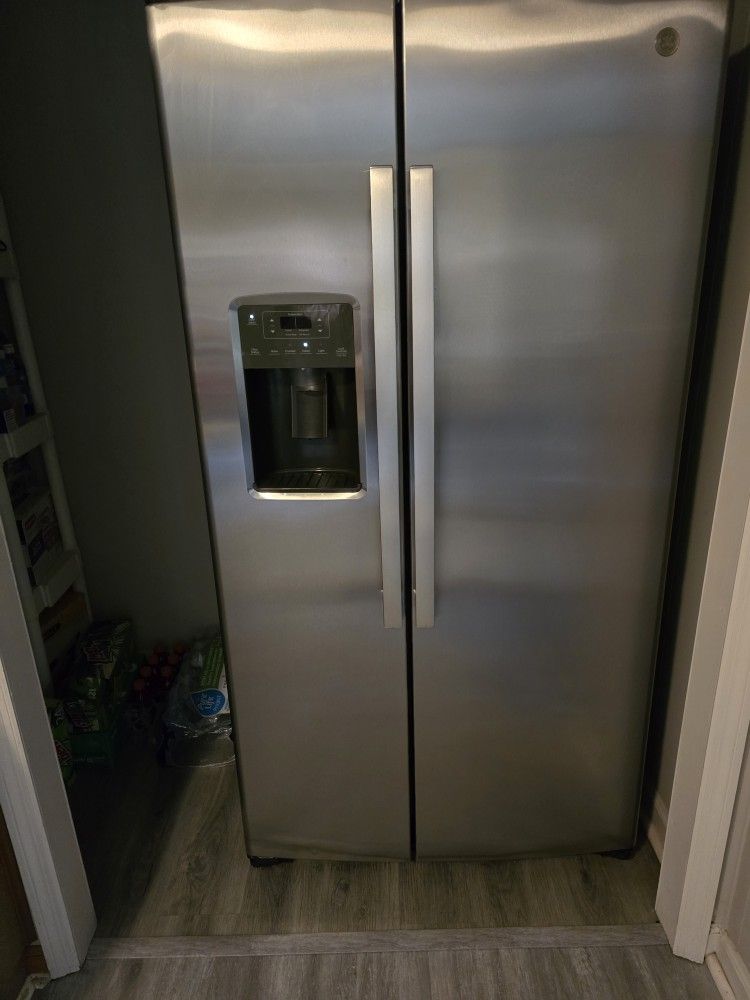 GE Side By Side Refrigerator