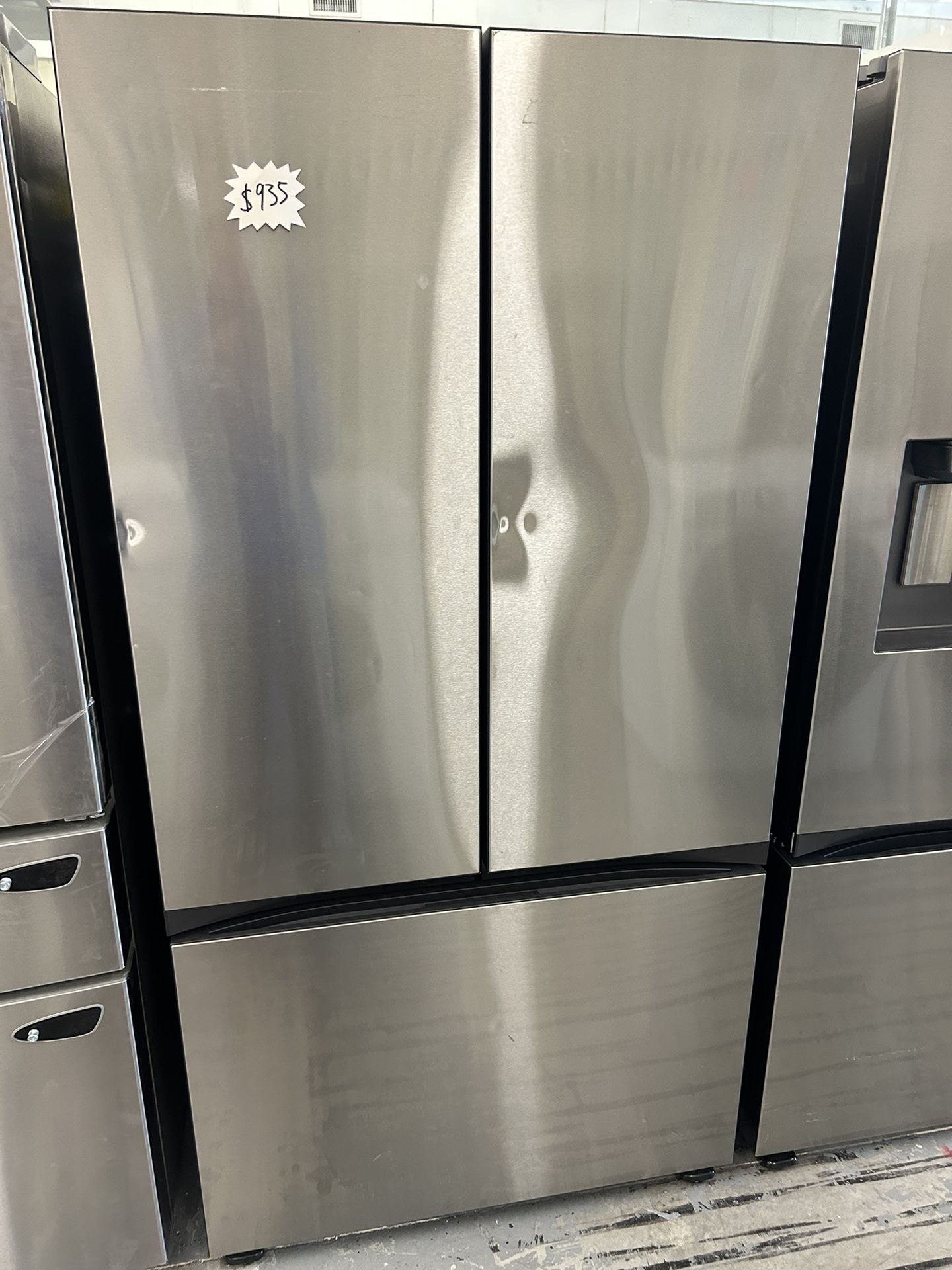 ❄️Scratch And Dent Samsung Bespoke 3 Door Refrigerator❄️