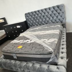 Queen Bed W/pillow Top Tempur-pedic 