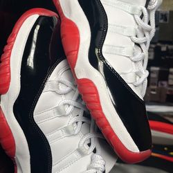 Jordan 11 Low Bred 