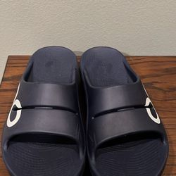 Mens oofos slides size9