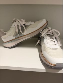 Brand new men’s golf shoes