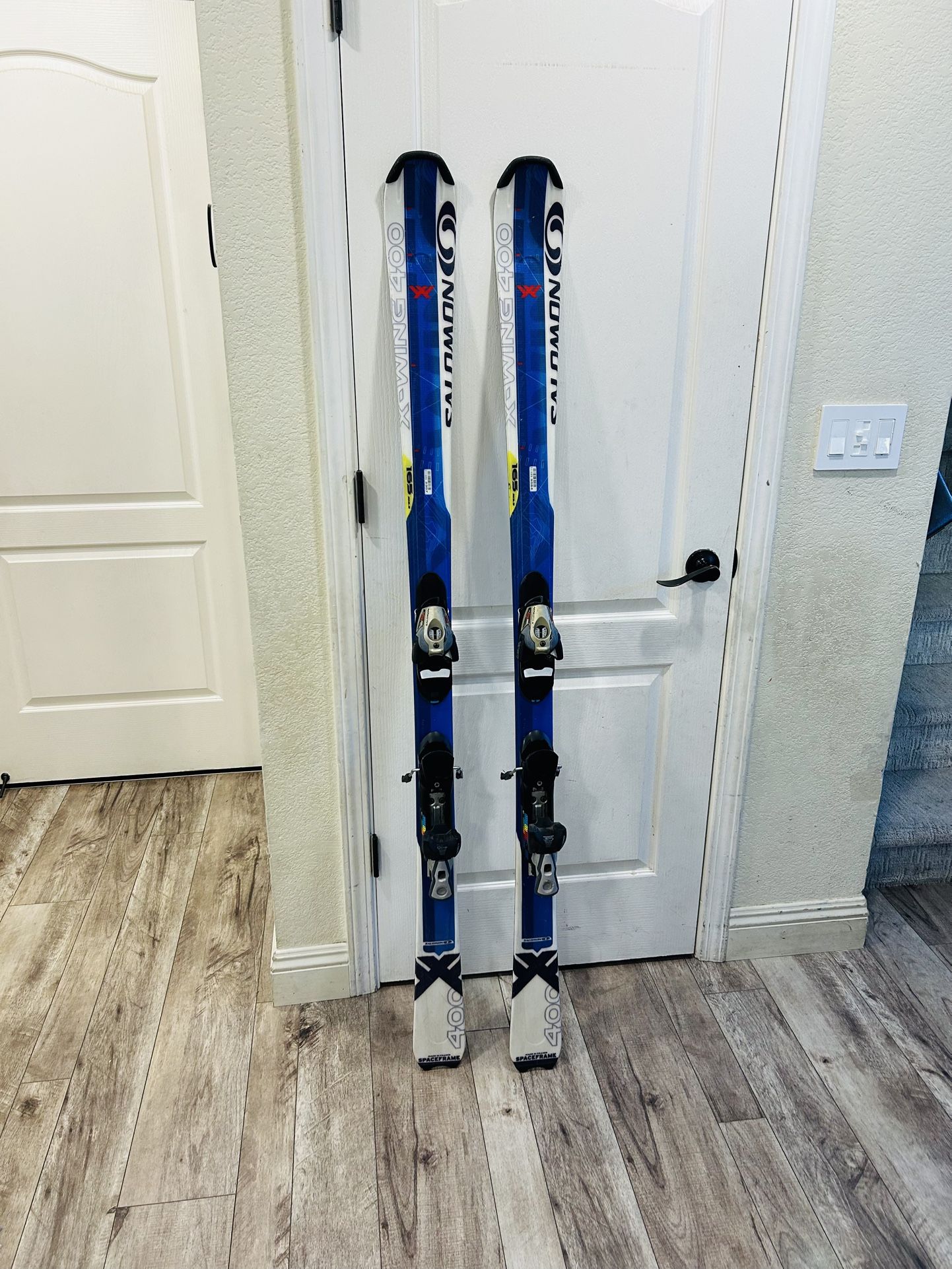 SALOMON SKIS WITH BINDINGS 165cm