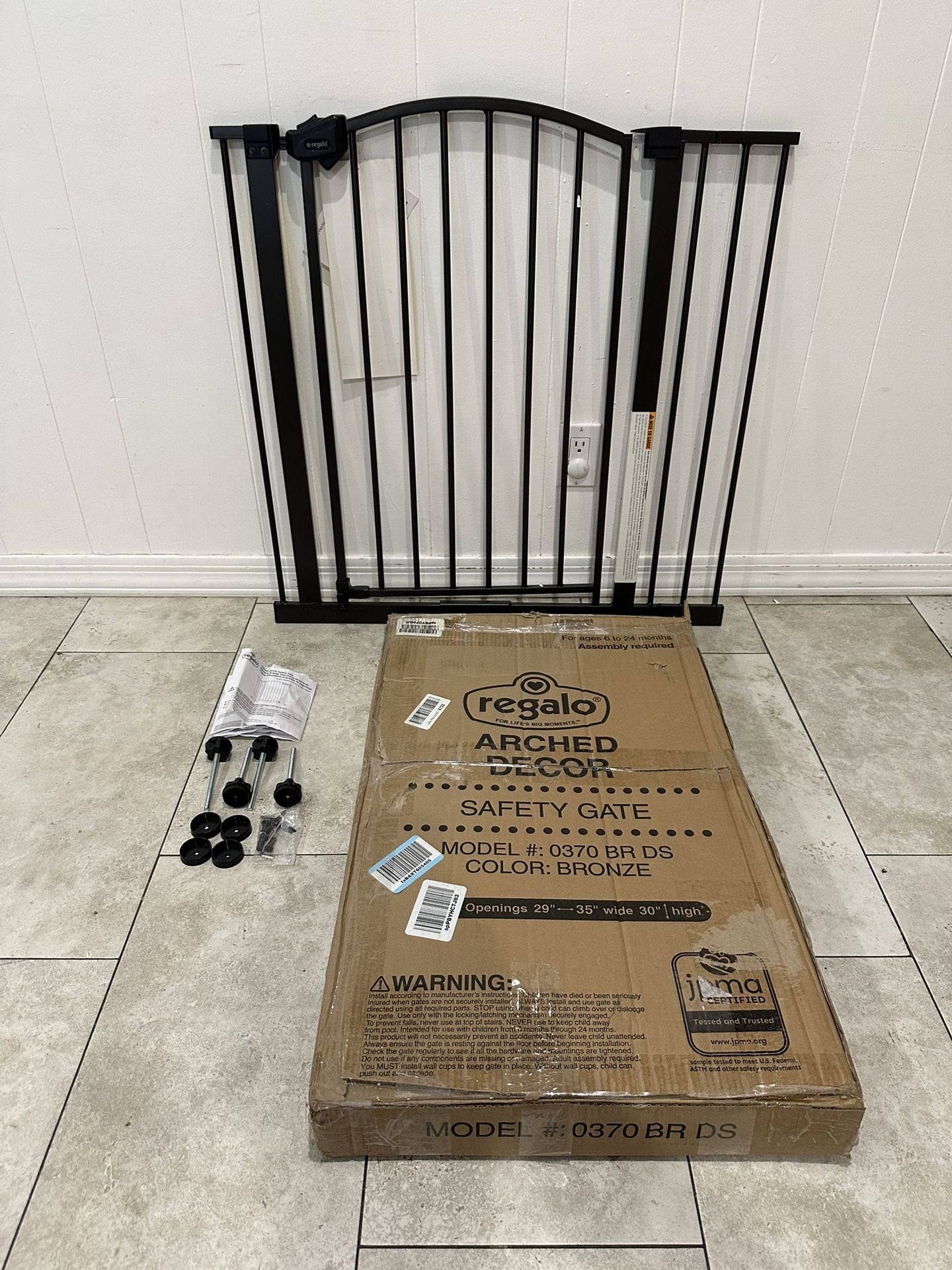 Arched Adjustable Pet Gate / Baby Gate - Fits Openings 29” - 35”