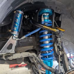 King 2.5s Without Adjusters And Dirt King Tubular UCA For  05-23 Tacoma